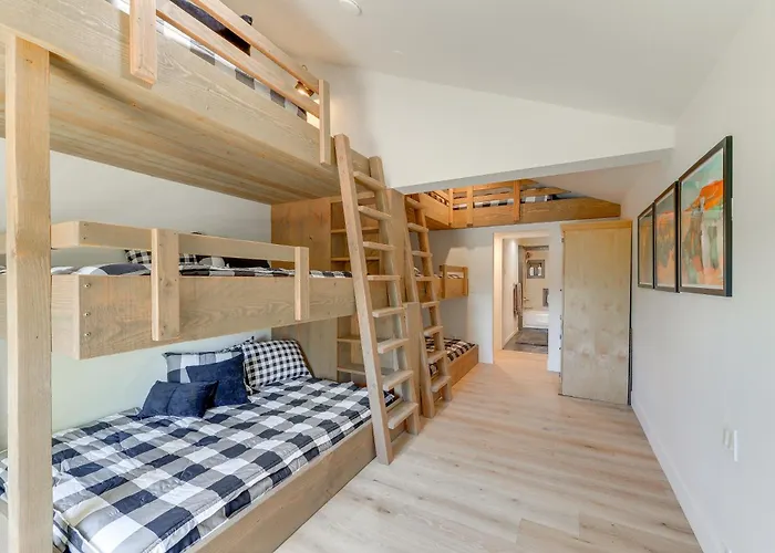 Salt River Access: Mtn-view Star Valley Cabin!